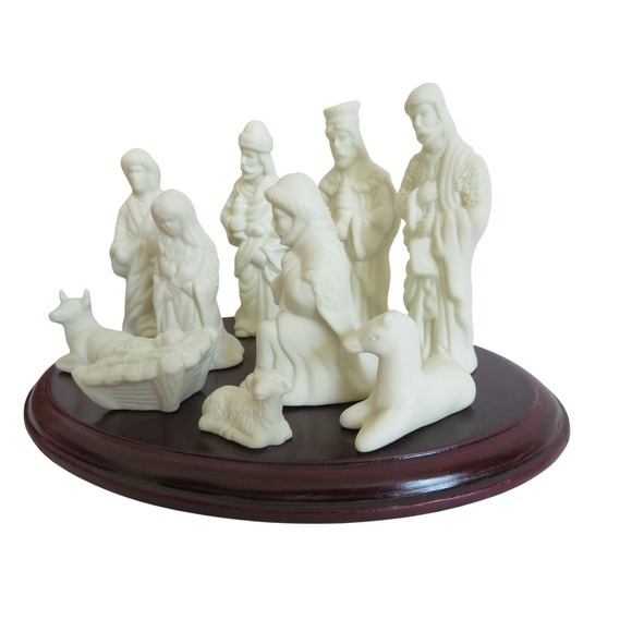 Vintage Jade Collection 11 Piece Nativity Set Porcelain Figures Wood Base - Picture 2 of 6